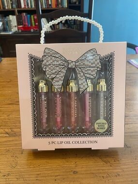 Badgley Mischka Lip Oil Set in Pink and Rose Shades